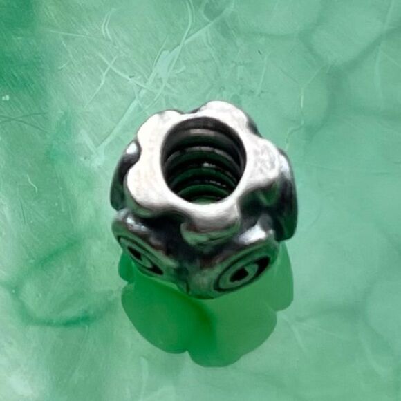 Pandora Rose Leaf Sterling Silver Charm. - Picture 3 of 3